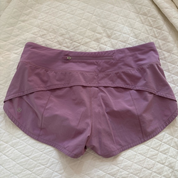 Lululemon Low-Rise Speed Up Short 2.5” Size 8 - Picture 2 of 3